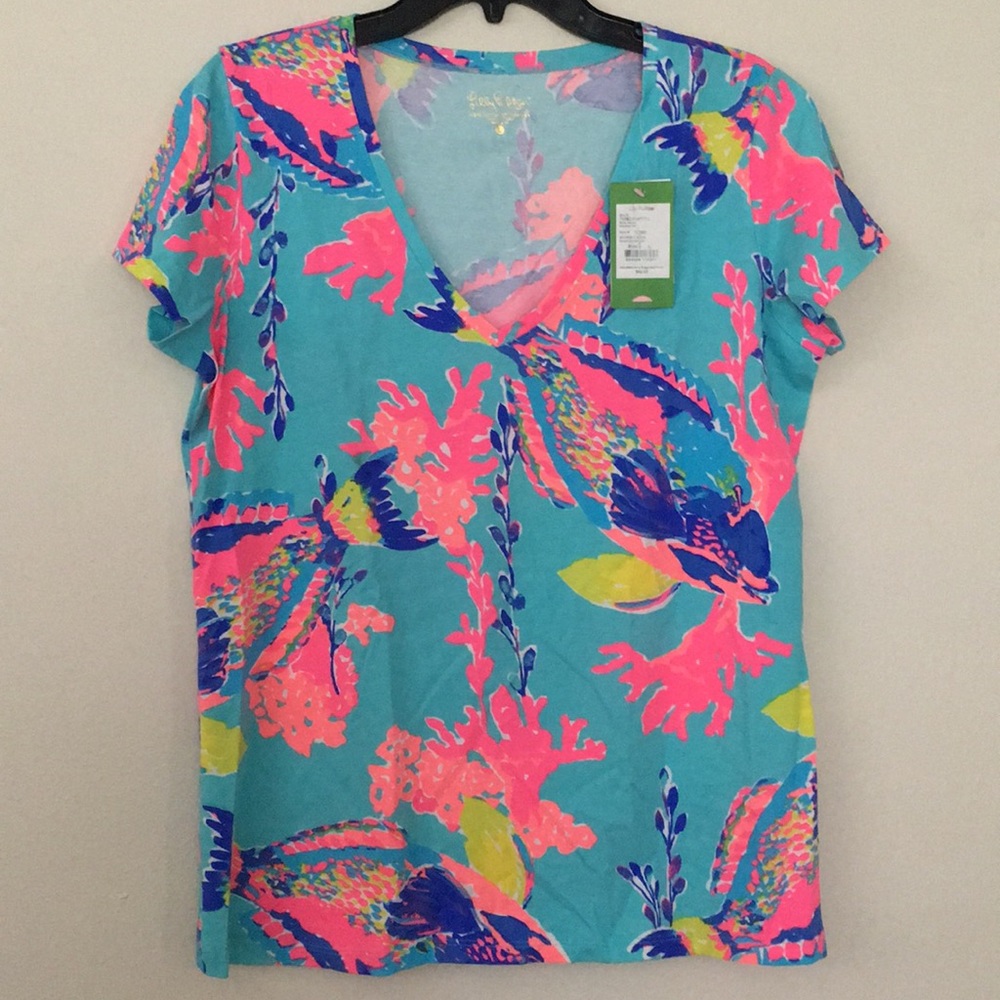 Size Large Lilly Pulitzer t-shirt